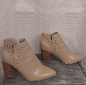 Mari A. Norma Taupe/ tan Chunky Block Heel Studded Booties